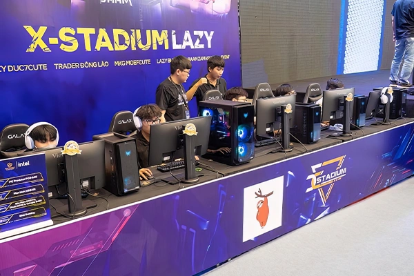 hình ảnh thực tế dịch vụ cho thuê máy tính tại sự kiện game của Hưng Long Thịnh Vượng