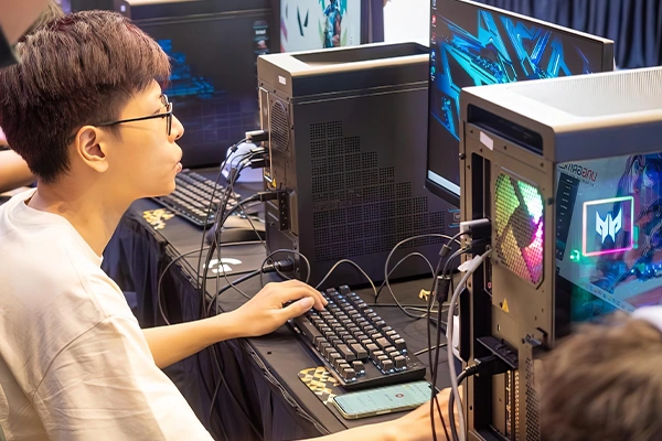 hình ảnh thực tế dịch vụ cho thuê máy tính thi đấu game của Hưng Long Thịnh Vượng